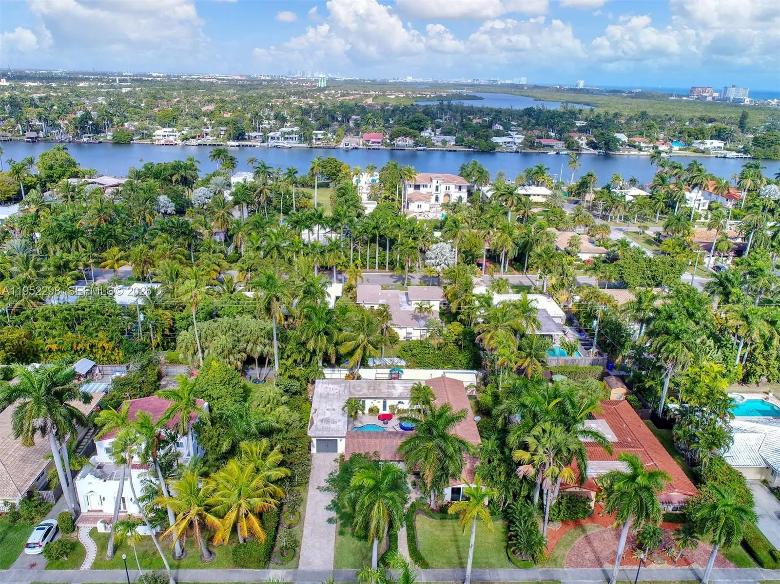 1017 Tyler St, Hollywood FL 33019