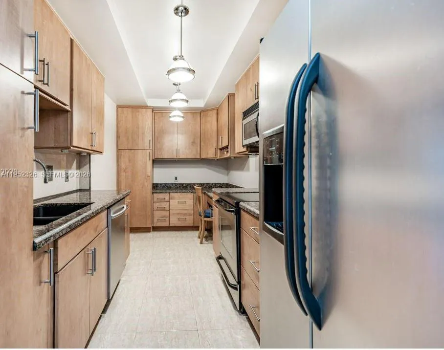 4001 Hillcrest Dr # 914, Hollywood FL 33021