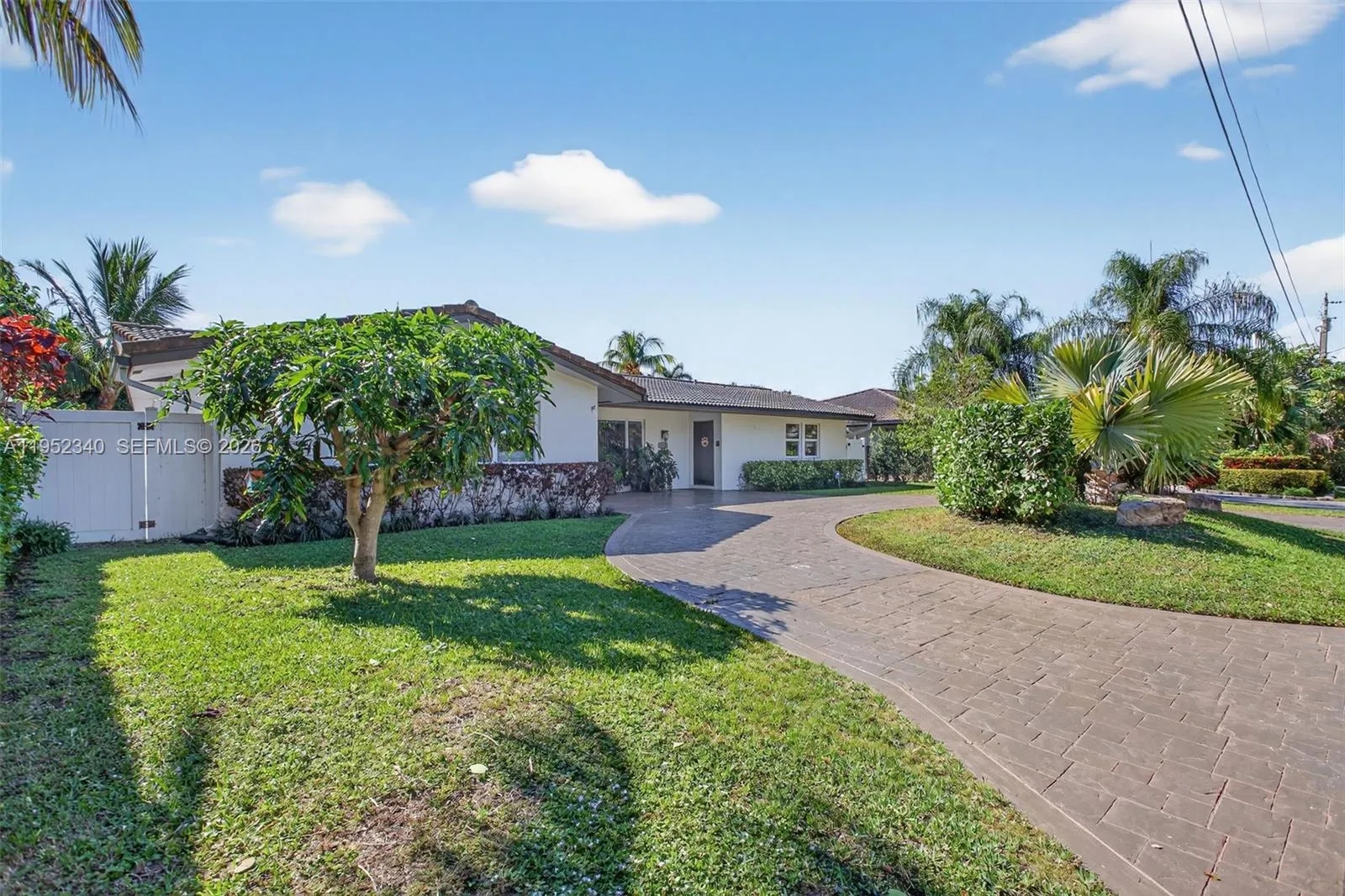 3 bedroom 3 bath for sale at 2910 NE 52nd St, Fort Lauderdale FL 33308