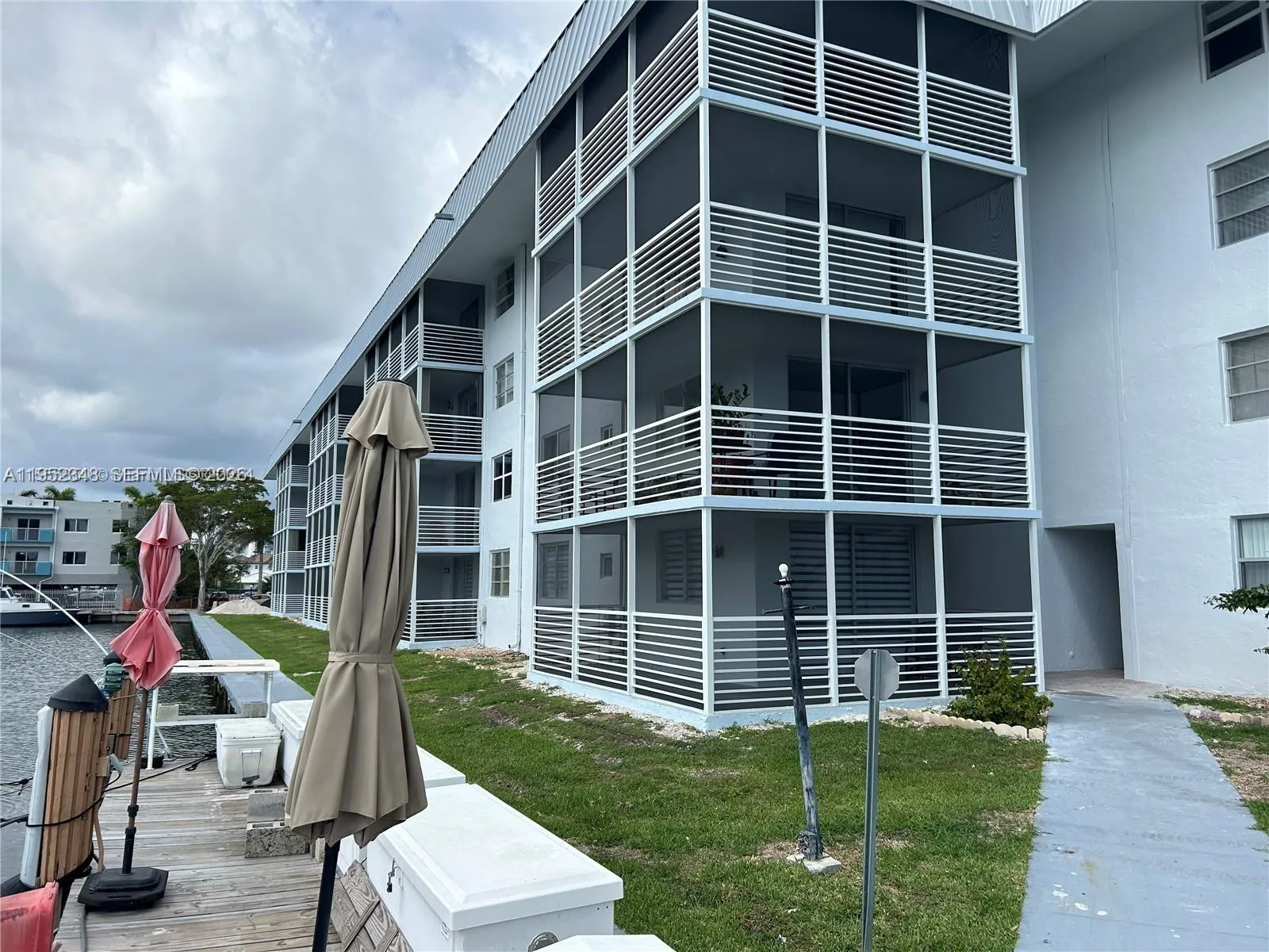 3550 NE 169th St # 304, North Miami Beach FL 33160