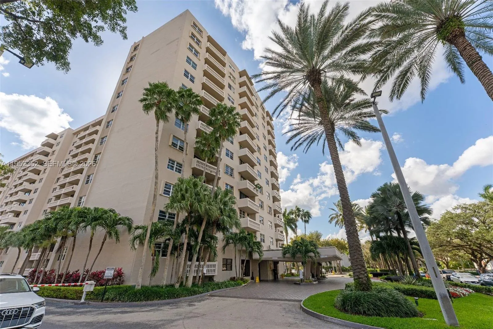 90 Edgewater Drive # 1120, Coral Gables FL 33133