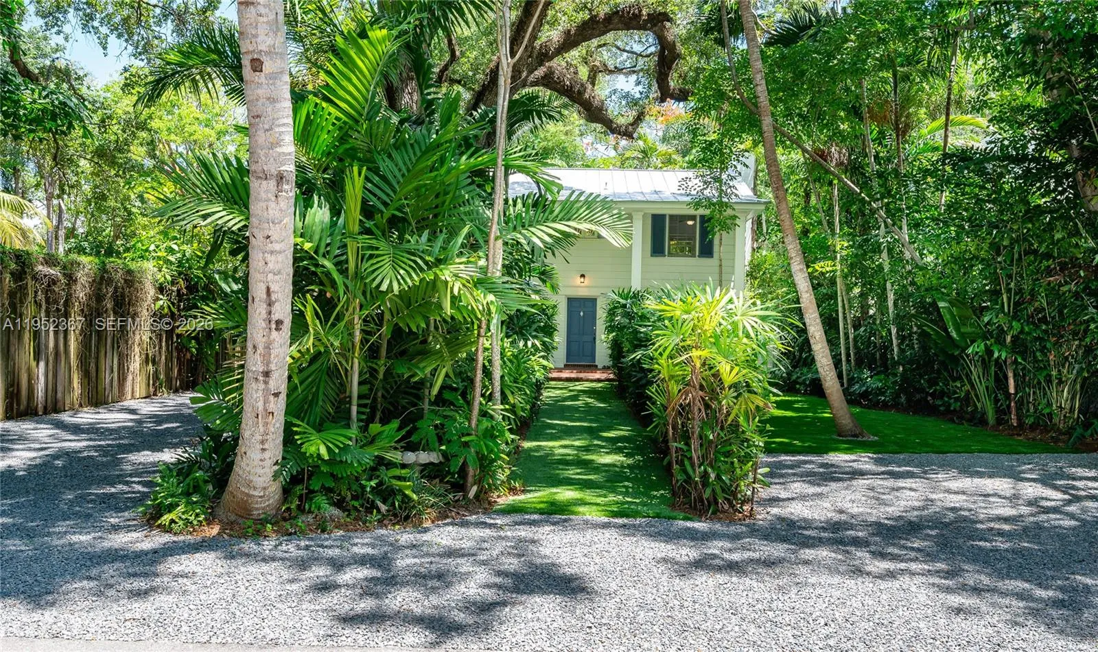 3569 Avocado Ave, Coconut Grove FL 33133