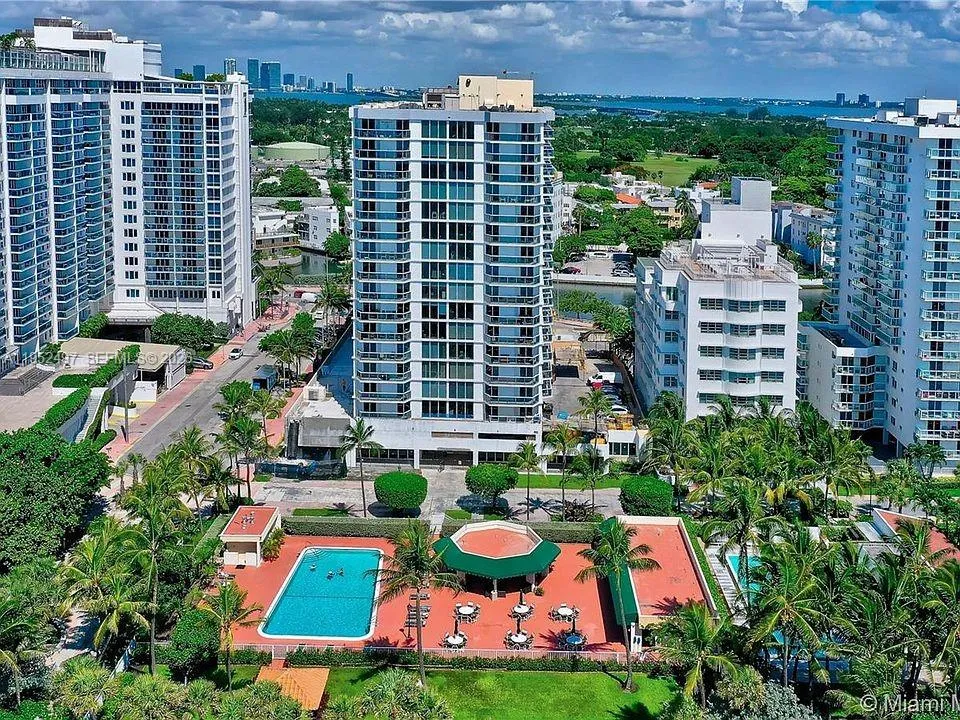 2 bedroom 2 bath for sale at 2401 Collins Ave # 509, Miami Beach FL 33140