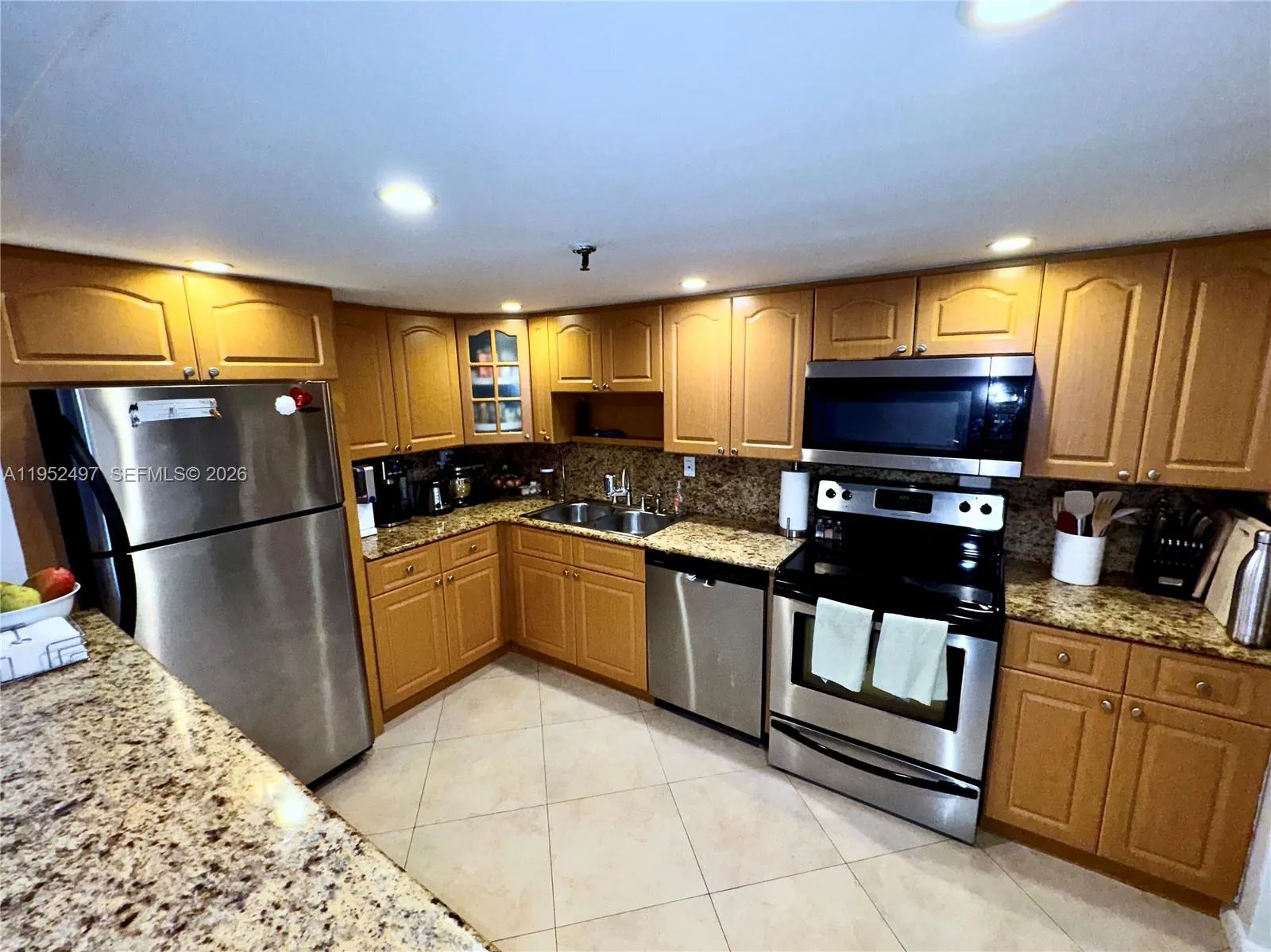 2401 Collins Ave # 509, Miami Beach FL 33140