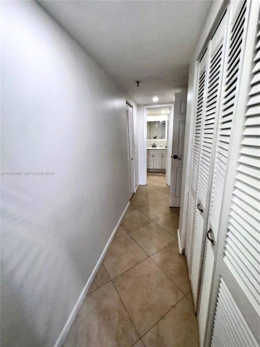 2401 Collins Ave # 509, Miami Beach FL 33140