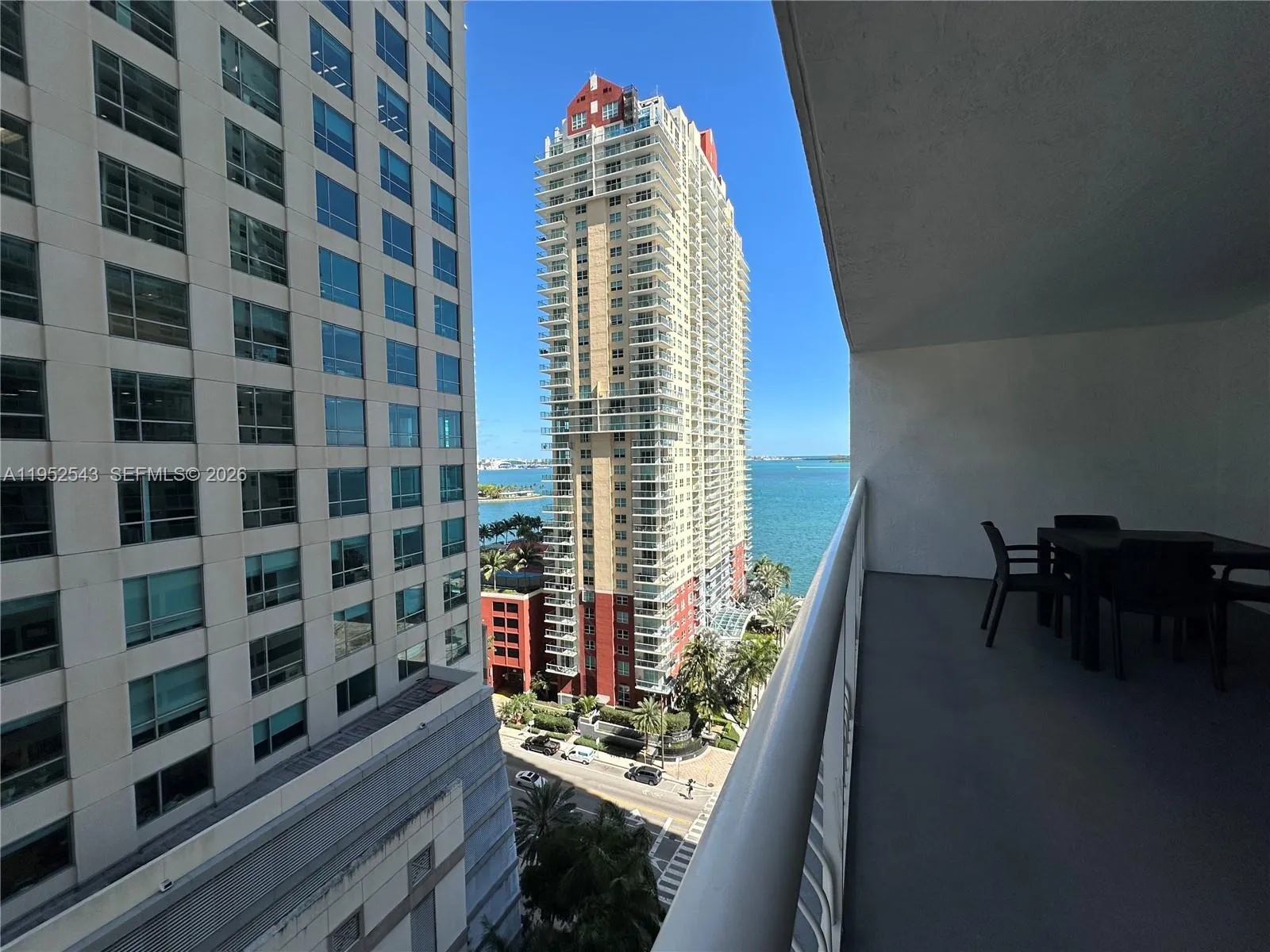 1200 Brickell Bay Dr # 1712, Miami FL 33131