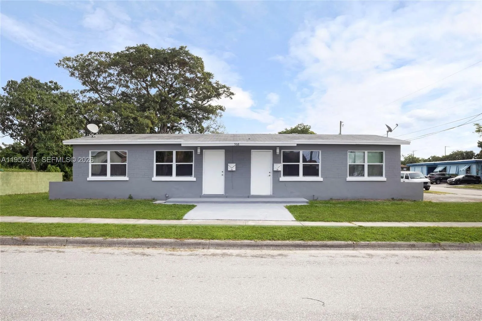 968 W 9th St, Riviera Beach FL 33404