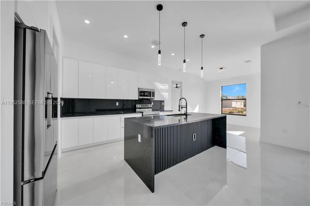 2815 44th ST W, Lehigh Acres FL 33971