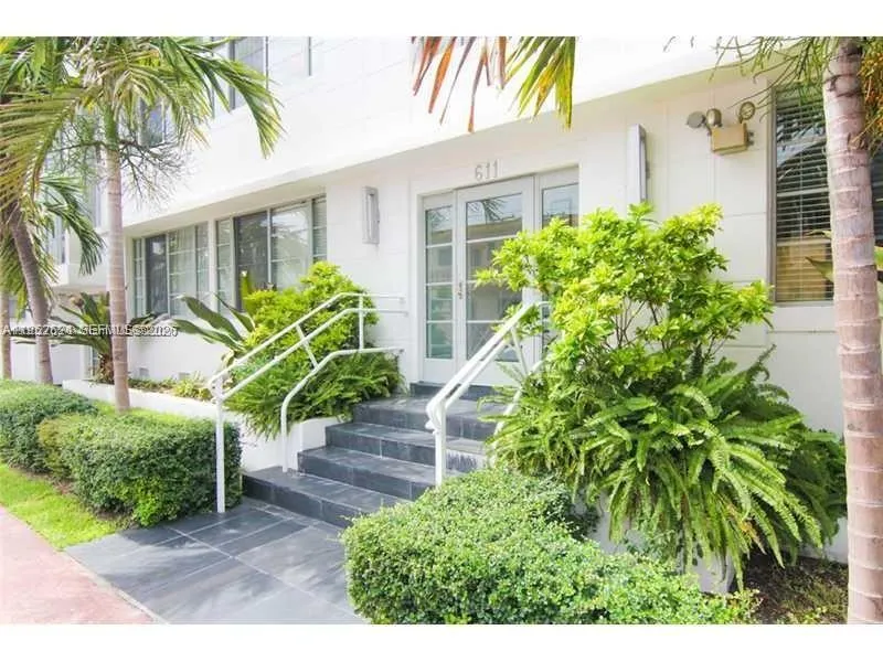 611 11th St # 104, Miami Beach FL 33139