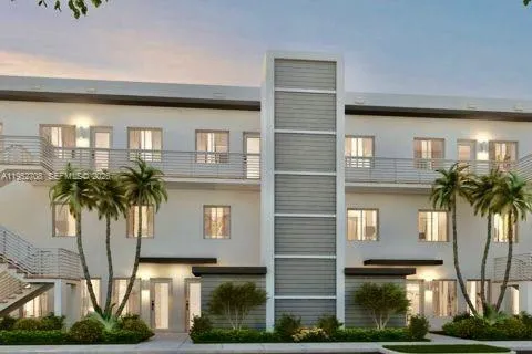 3 bedroom 2 bath for sale at 6416 NW 102nd Ct # 118, Doral FL 33178