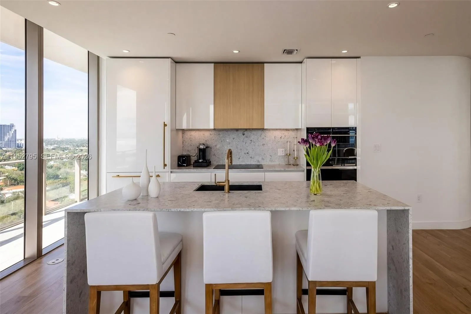 2678 Tigertail Ave # 1707, Miami FL 33133
