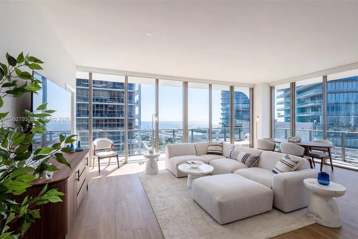 2678 Tigertail Ave # 1707, Miami FL 33133