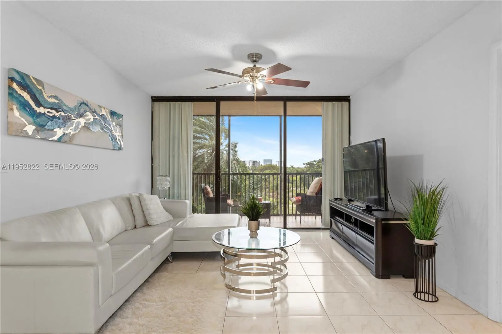 2 bedroom 2 bath for sale at 20379 W Country Club Dr # 532, Aventura FL 33180