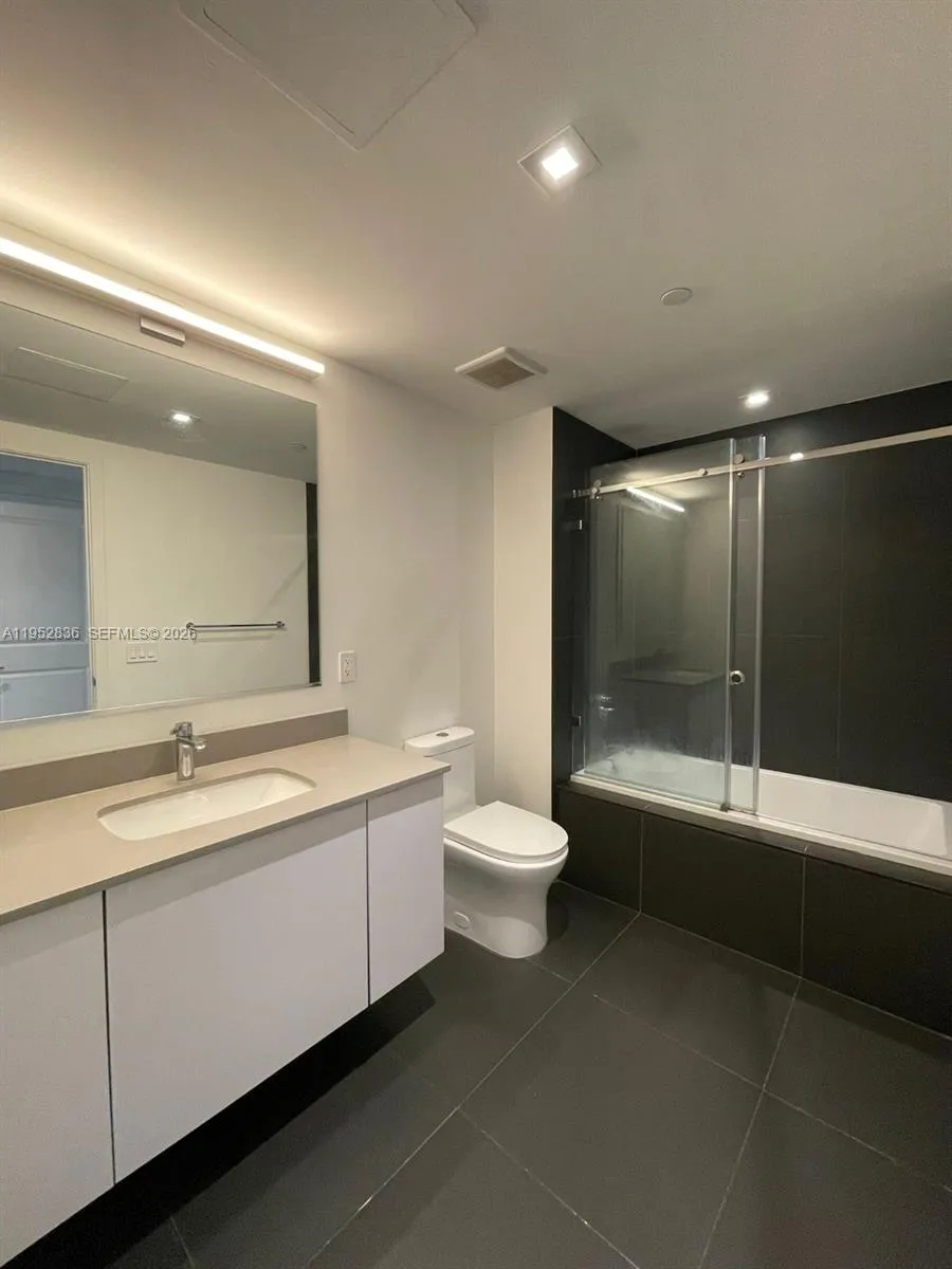 1600 NE 1st Ave # 3202, Miami FL 33132