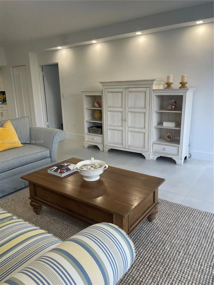 10275 Collins Ave # 208, Bal Harbour FL 33154