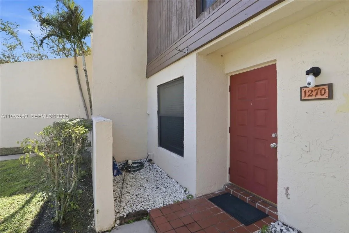 1270 NW 99th Ave # 60, Pembroke Pines FL 33024