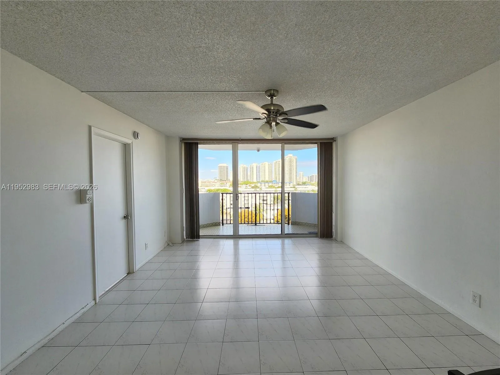 3703 NE 166th St # 905, North Miami Beach FL 33160