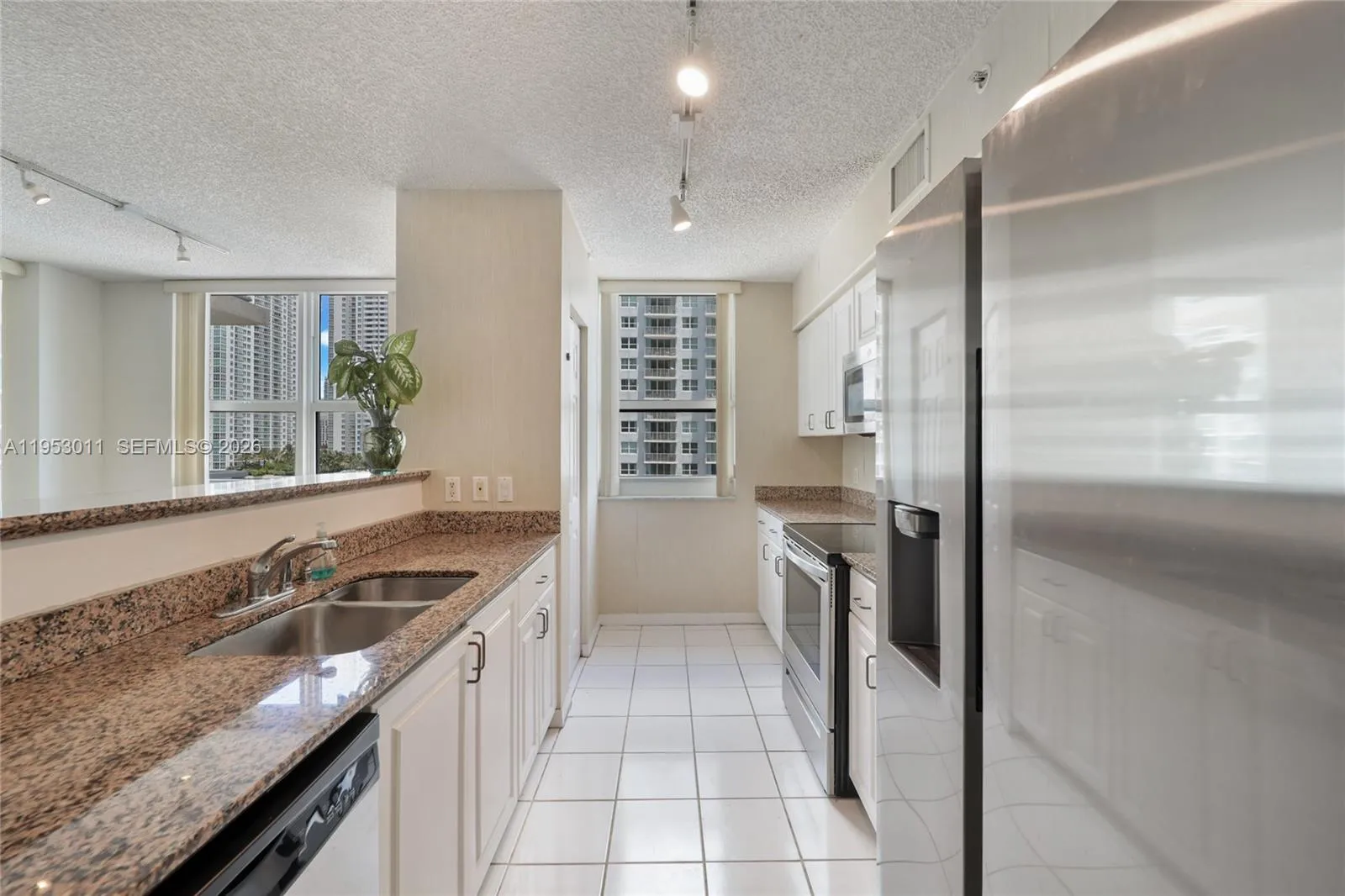 1155 BRICKELL BAY DR # 1602, Miami FL 33131