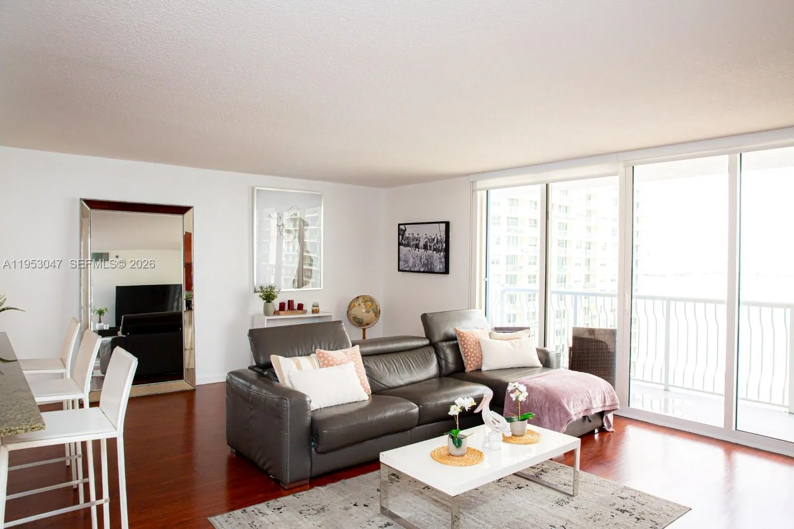 3 bedroom 2 bath for sale at 1200 Brickell Bay Dr # 1901, Miami FL 33131