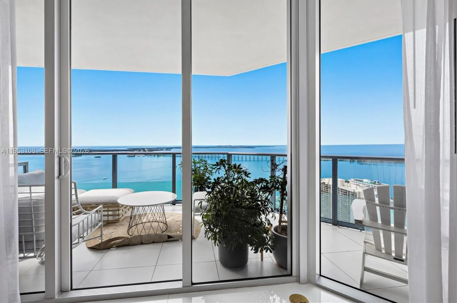 3 bedroom 2 bath for sale at 1300 Brickell Bay Dr # 3302, Miami FL 33131