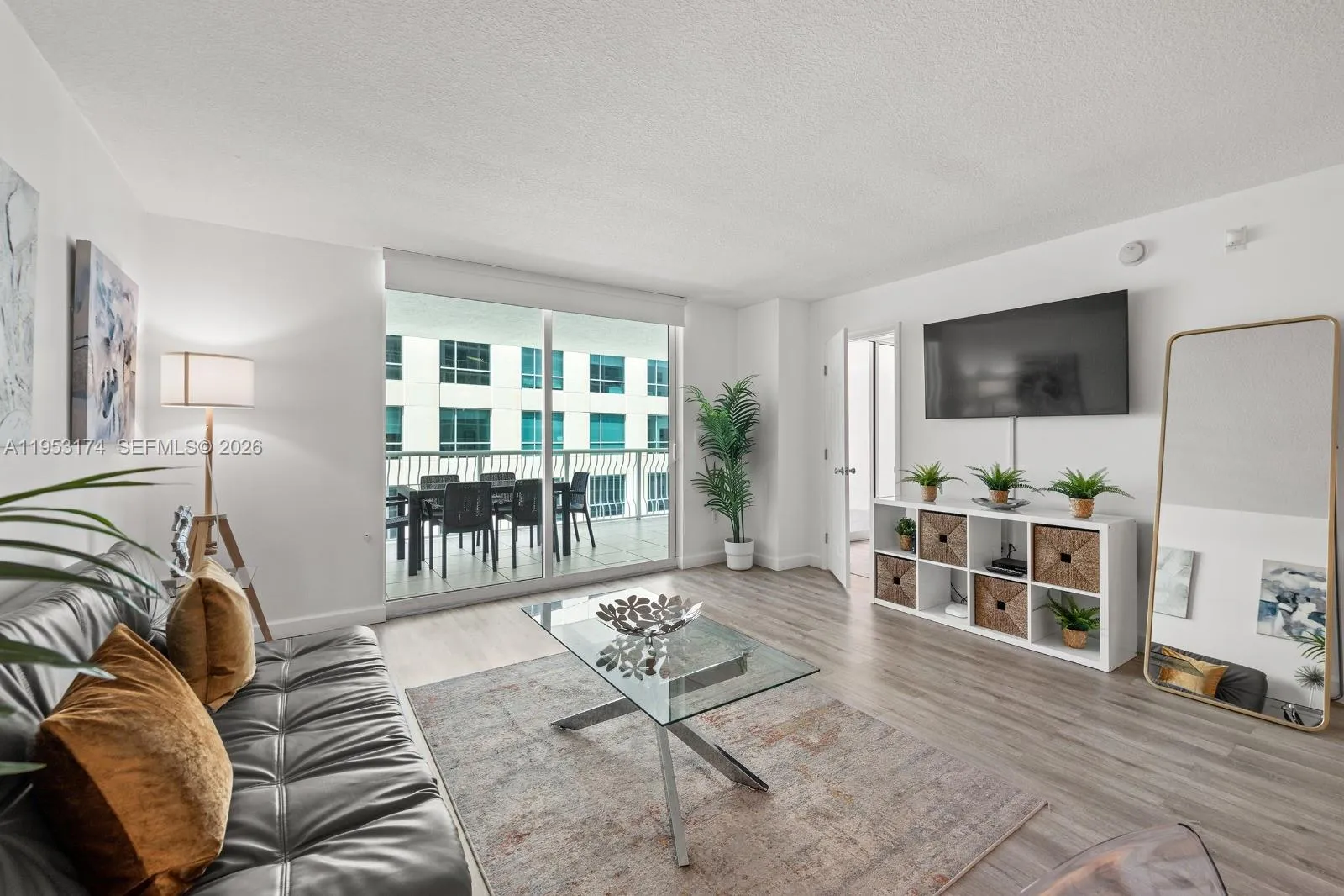 2 bedroom 1 bath for sale at 1200 Brickell Bay Dr # 2414, Miami FL 33131