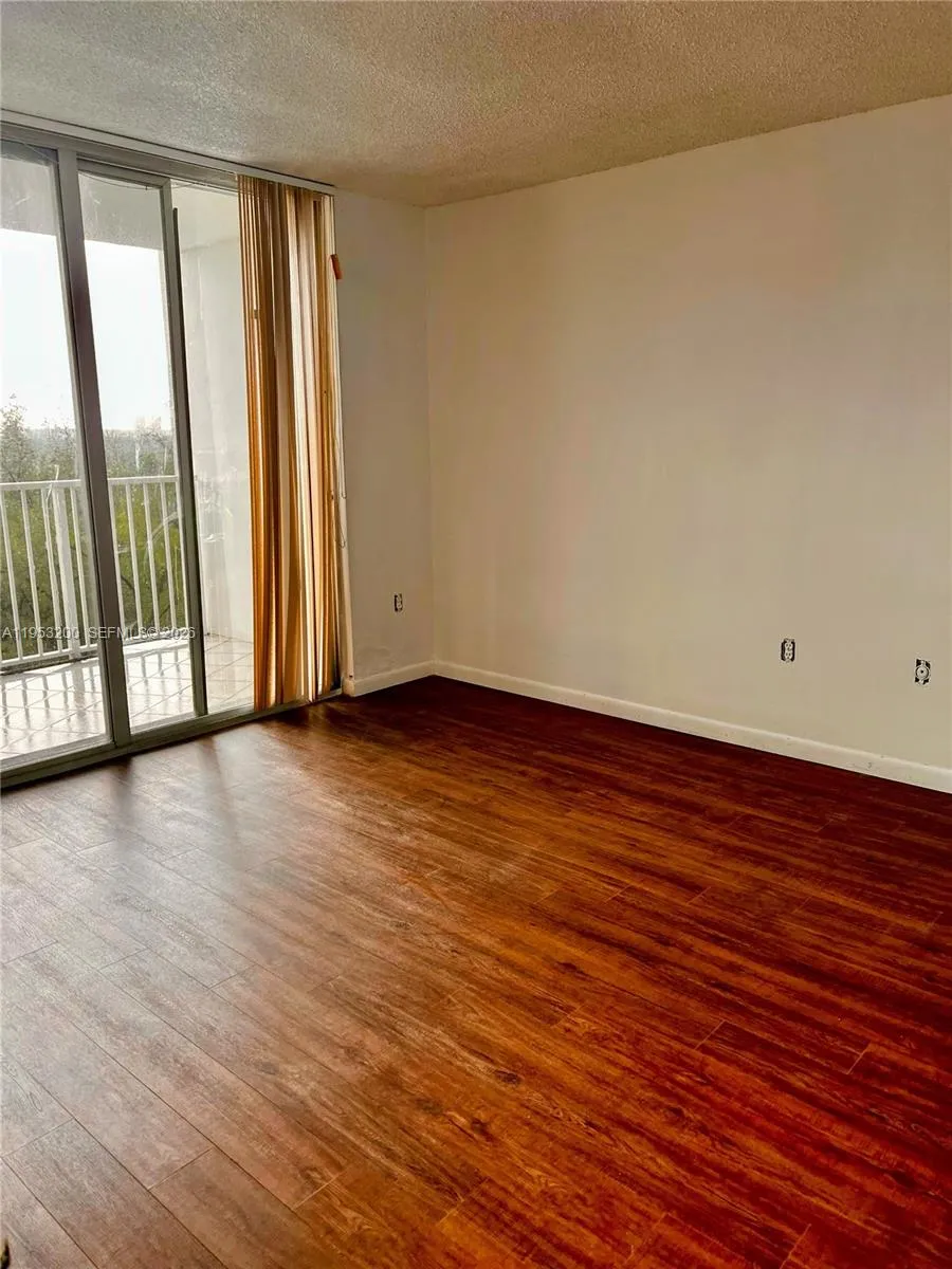 1300 NE Miami Gardens Dr # 1001E, Miami FL 33179