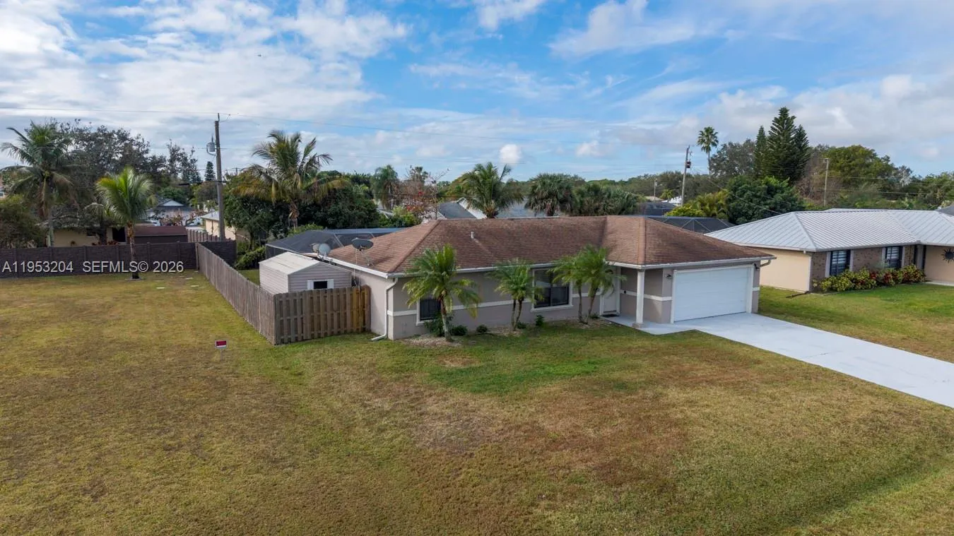 672 SW Stillman Ave, Port St. Lucie FL 34953