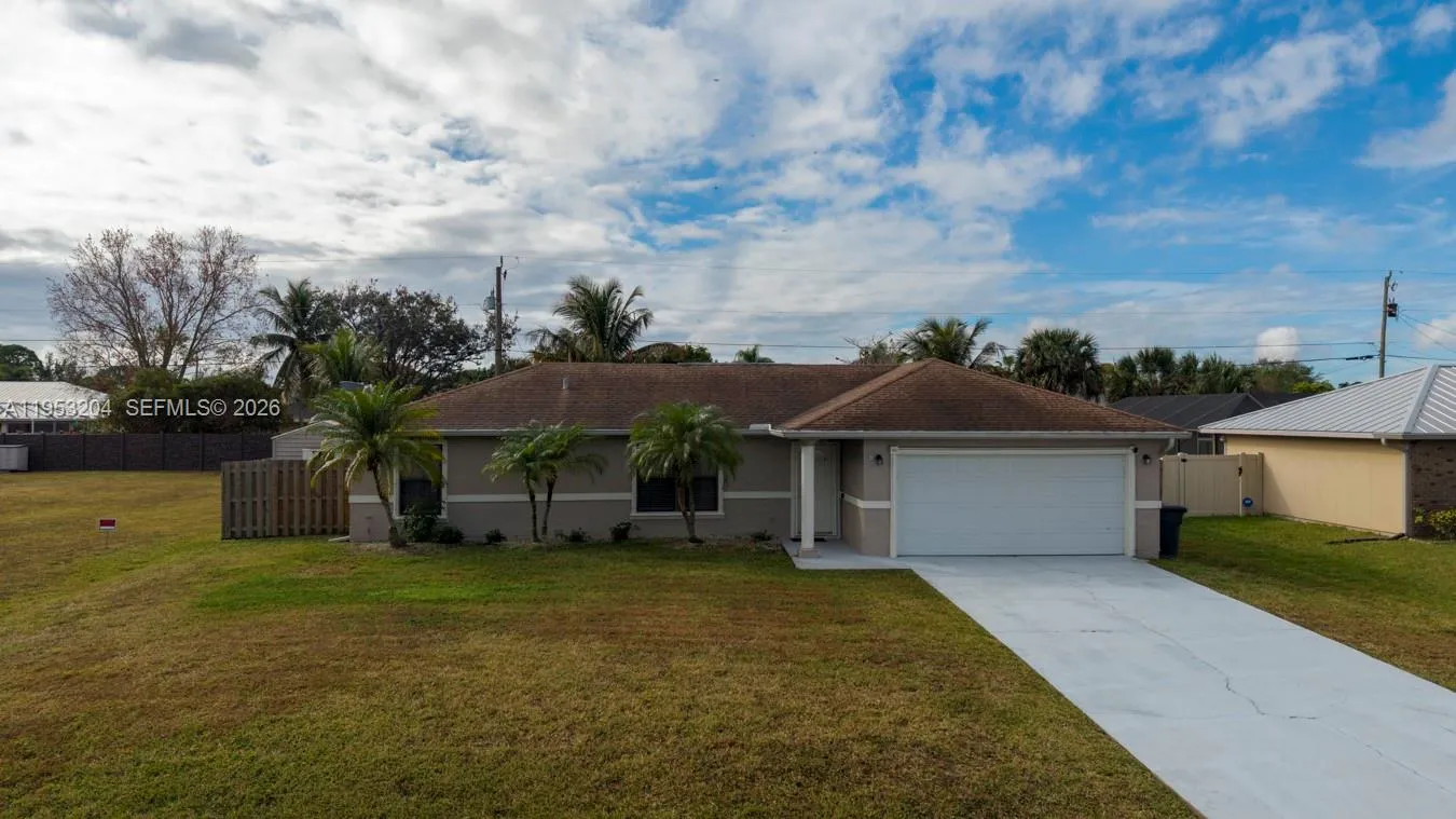 672 SW Stillman Ave, Port St. Lucie FL 34953