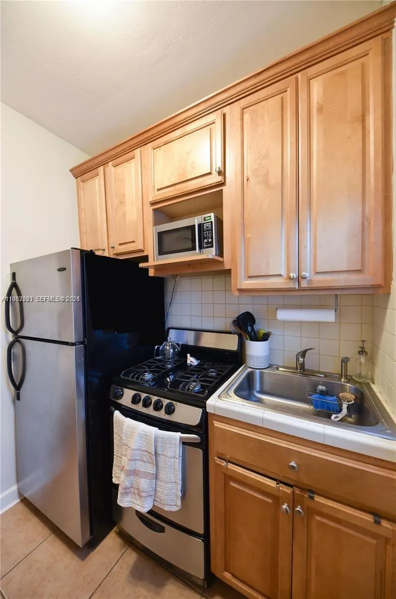 1561 Lenox Ave # 6, Miami Beach FL 33139