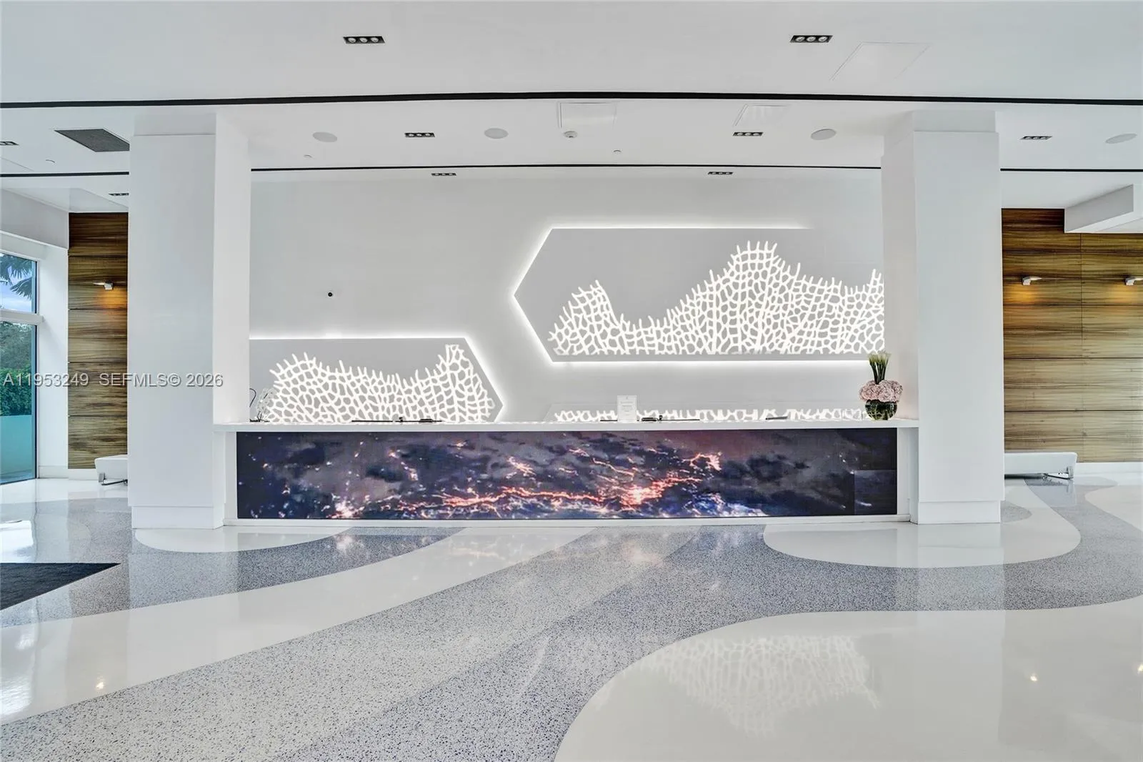 1 bedroom 1 bath for sale at 650 West Ave # 2206, Miami Beach FL 33139