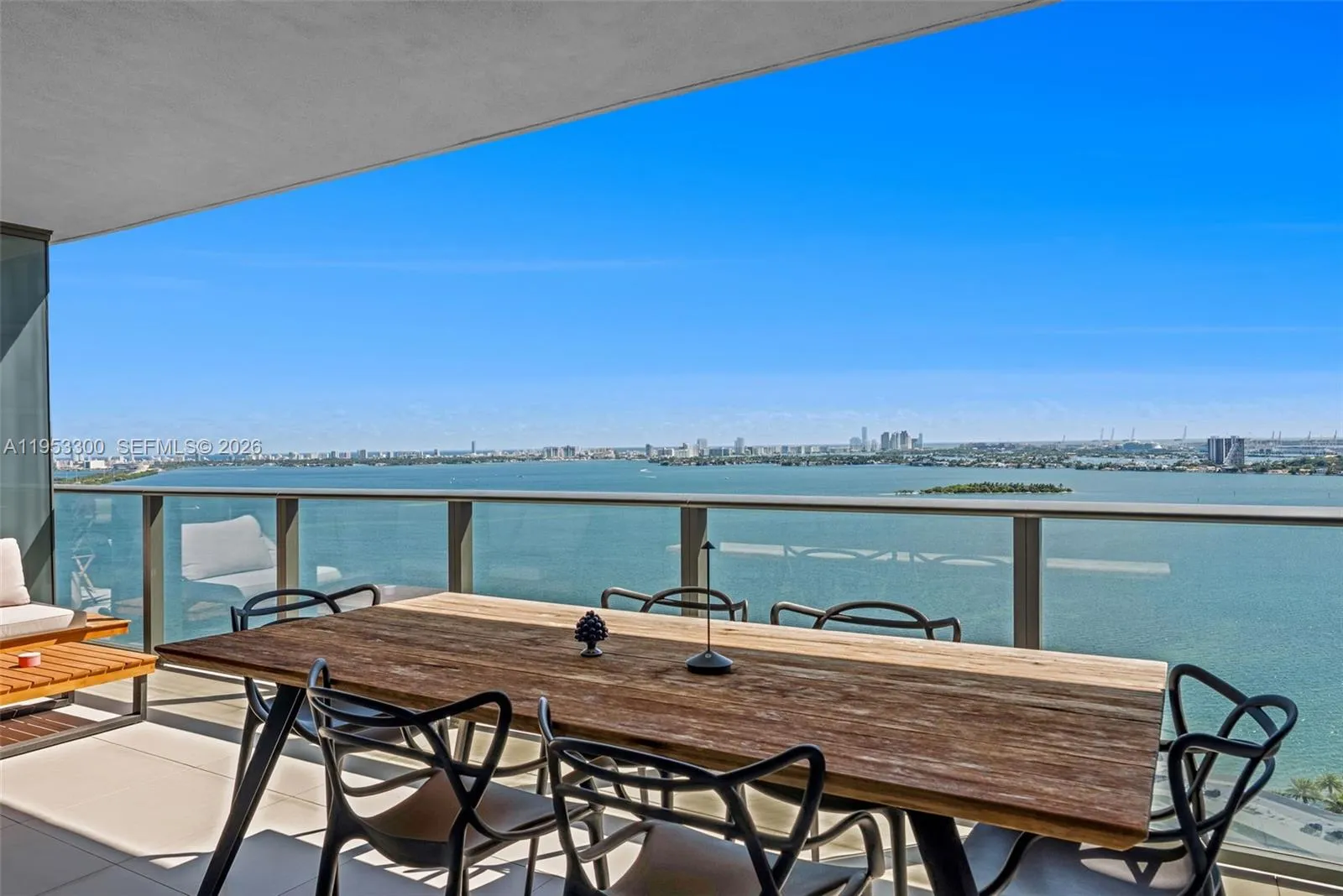 650 NE 32 St # 2703, Miami FL 33137