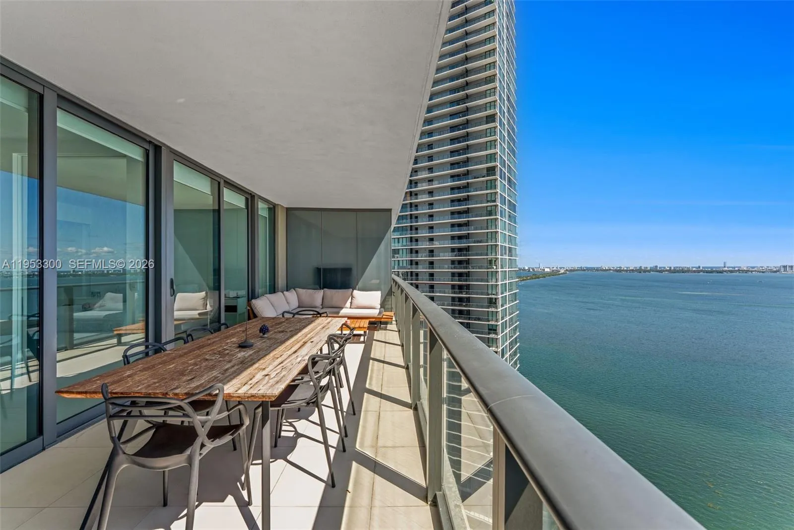 650 NE 32 St # 2703, Miami FL 33137