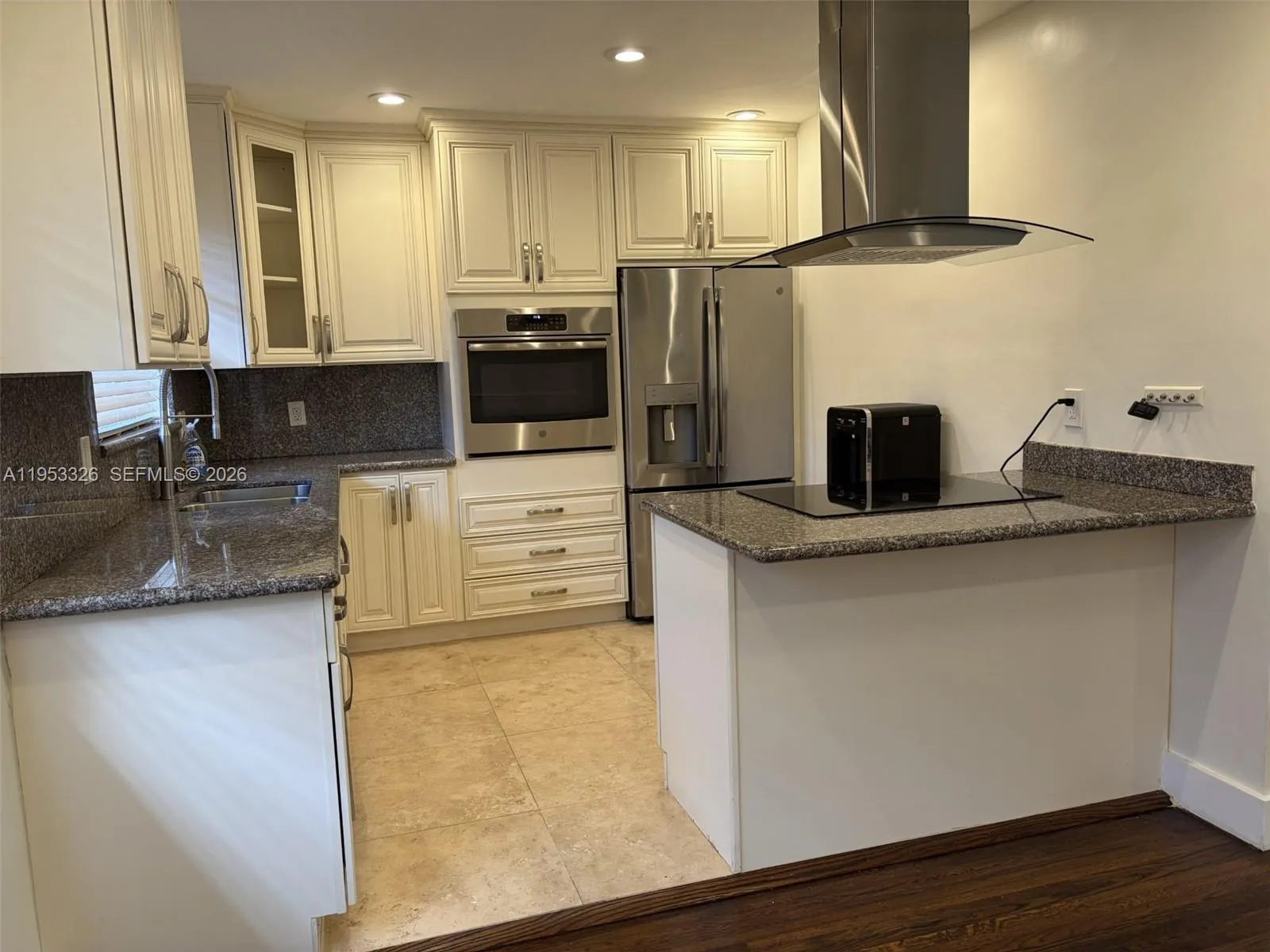 300 Manor Pl, Coral Gables FL 33133