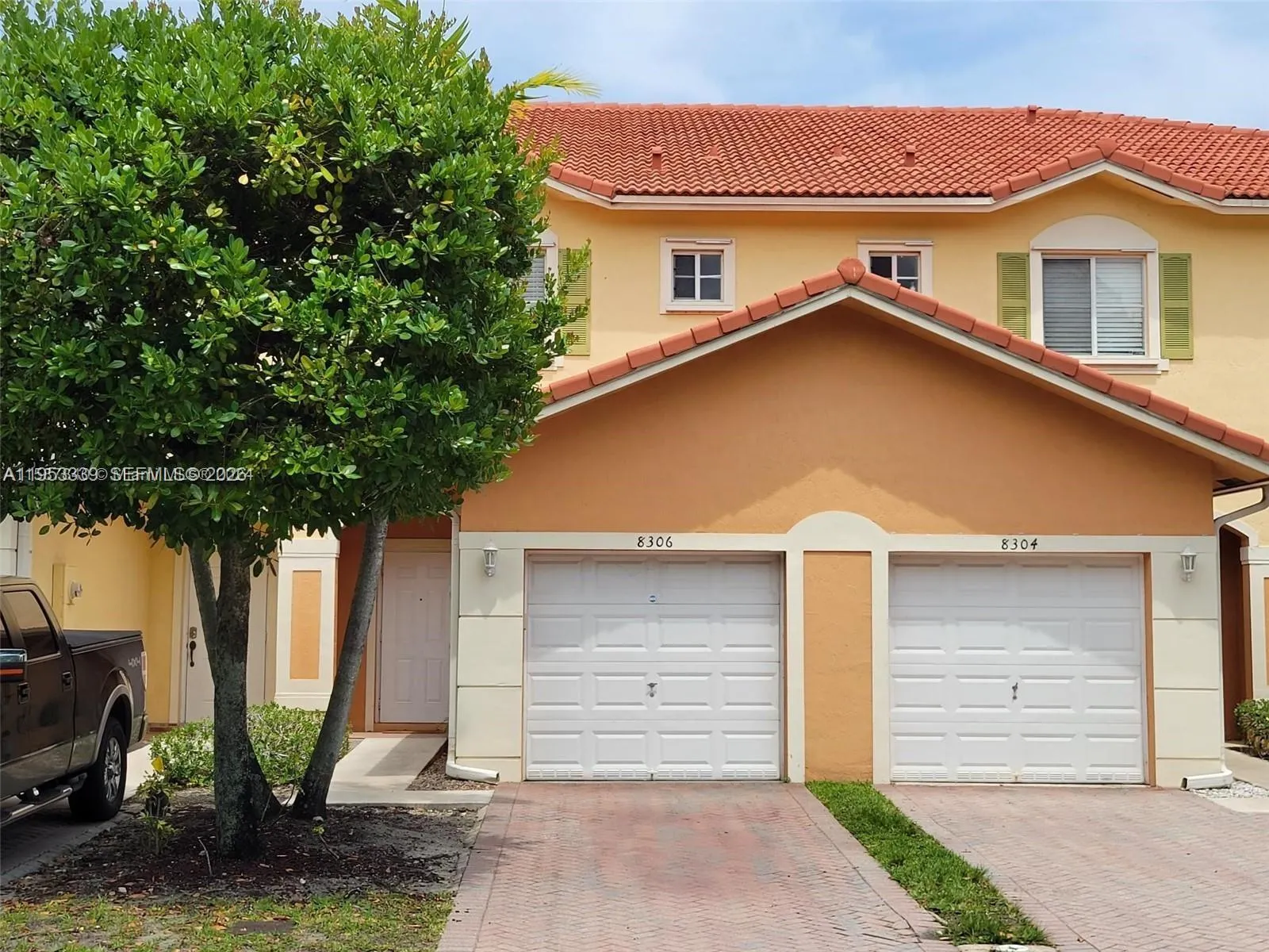 3 bedroom 2 bath for sale at 8306 Santa Monica Ave, Tamarac FL 33321
