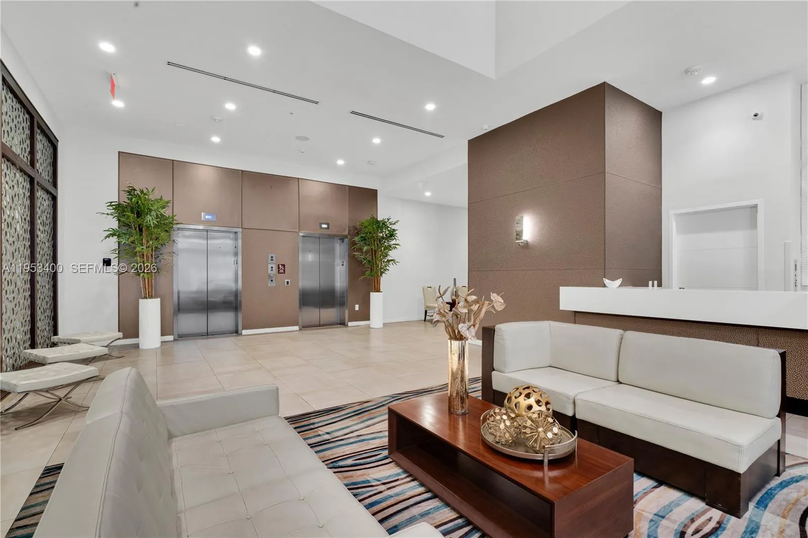 1 bedroom 2 bath for sale at 7751 NW 107th Ave # 518, Doral FL 33178