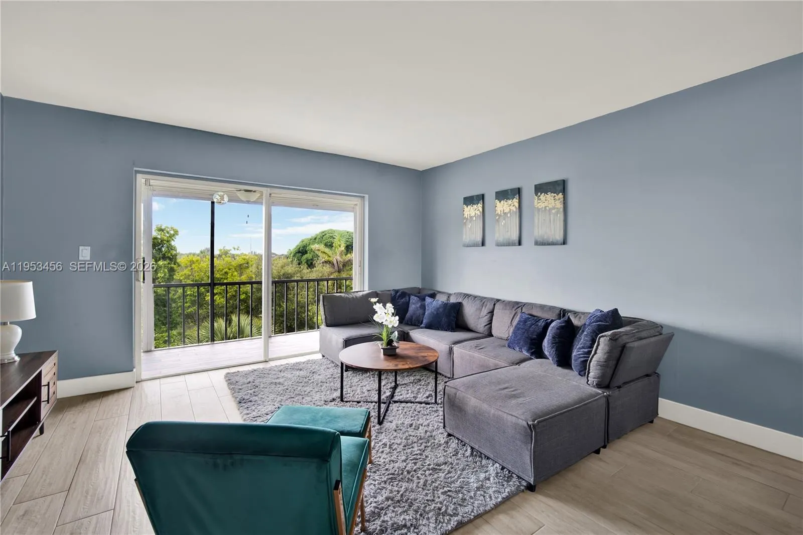 950 Hillcrest Dr # 414, Hollywood FL 33021