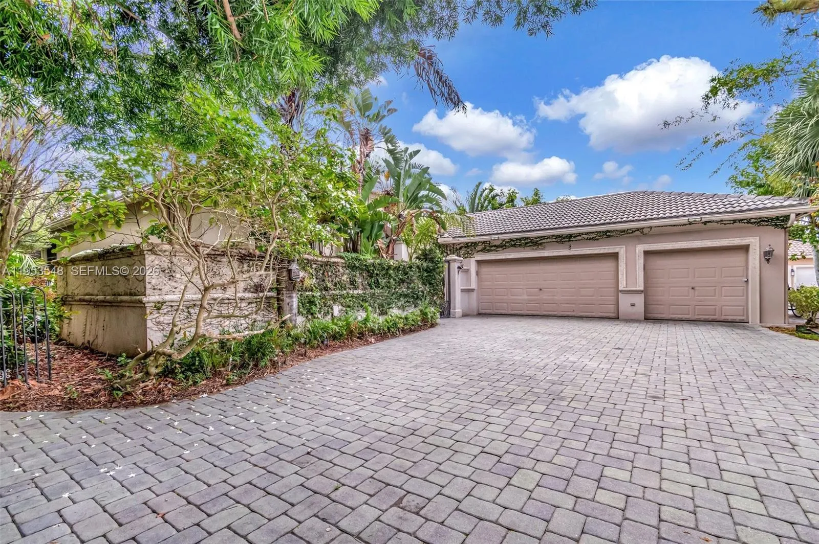 8244 Lakeview Dr, West Palm Beach FL 33412