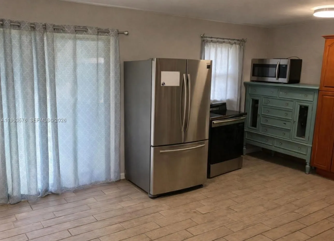 10010 SW 161st St, Miami FL 33157