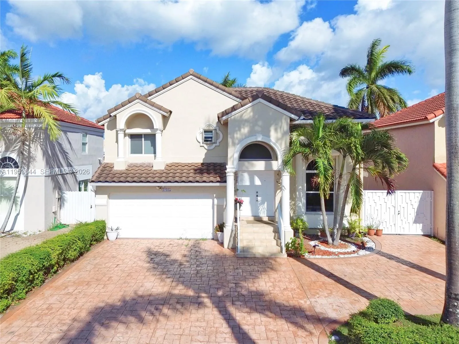 12415 NW 7th St, Miami FL 33182