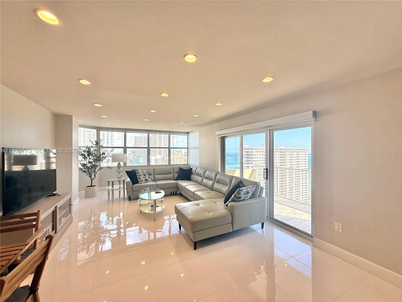 1985 S Ocean Dr # 22P, Hallandale Beach FL 33009