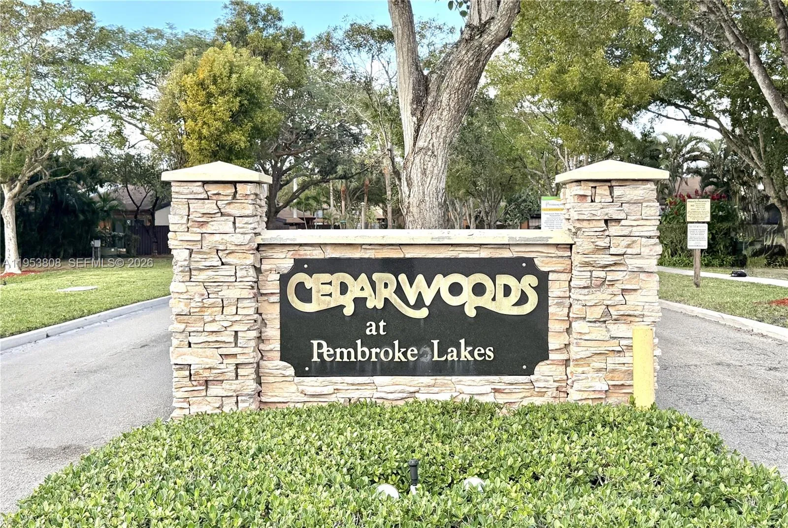 2 bedroom 2 bath for sale at 10271 Oleander Ct, Pembroke Pines FL 33026