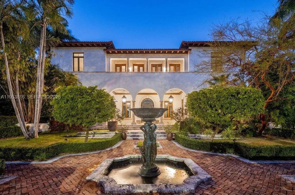 8 bedroom 8 bath for sale at 221 Casuarina Concourse, Coral Gables FL 33143