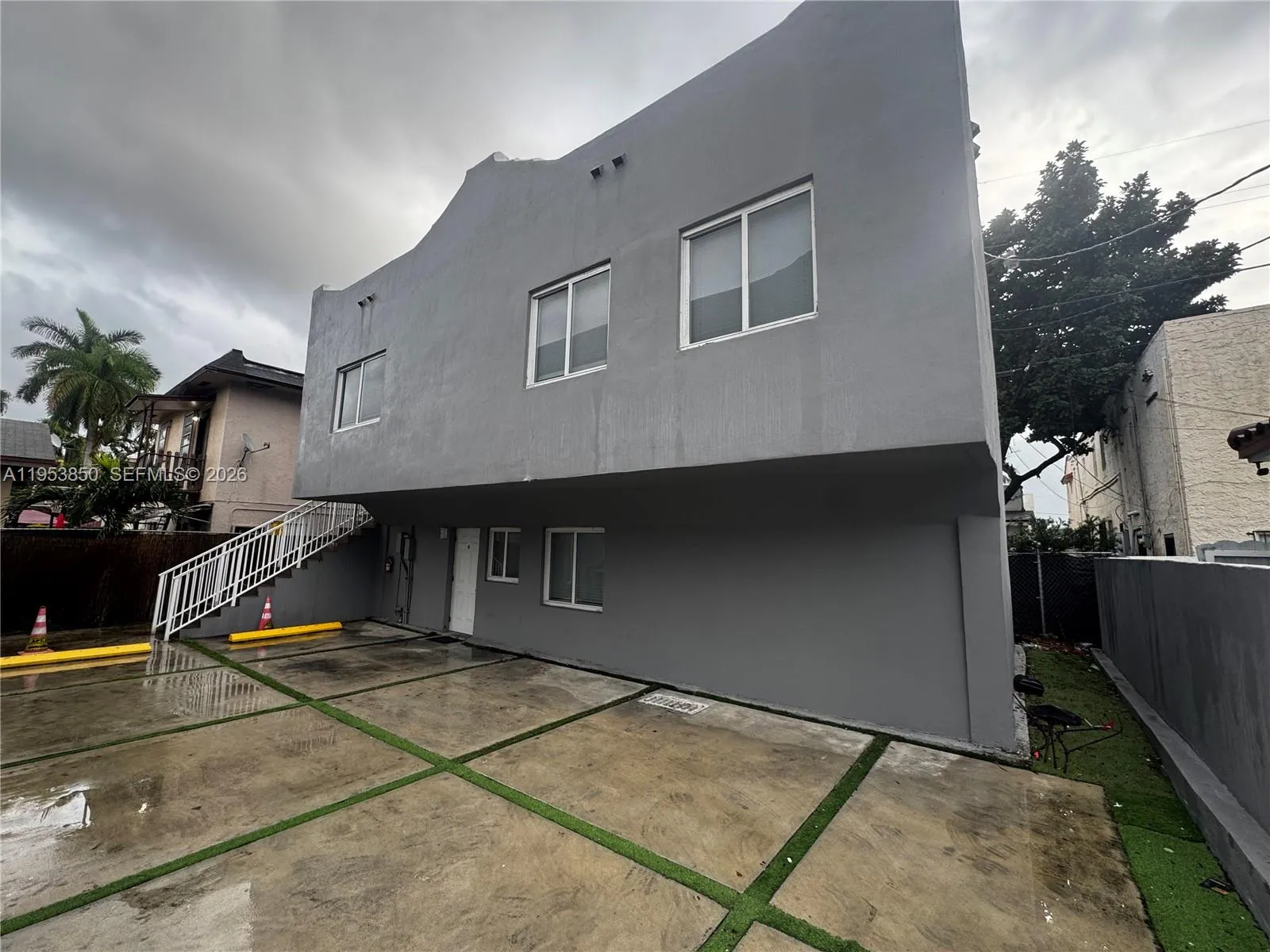 1684 SW 10th St, Miami FL 33135