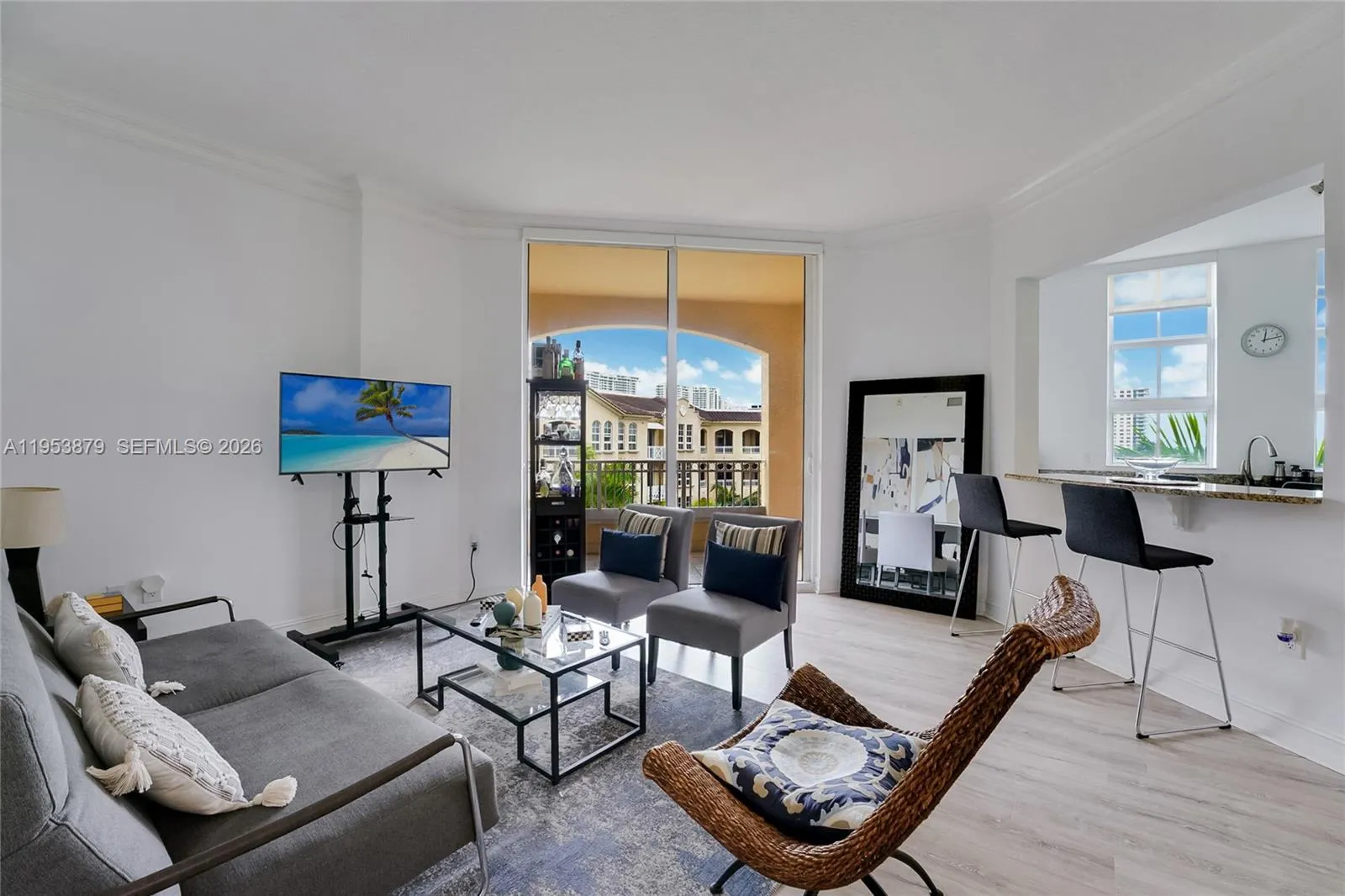 3001 NE 185th St # 612, Aventura FL 33180