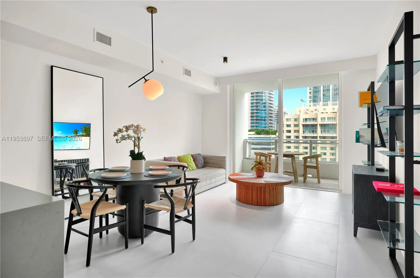 1 bedroom 1 bath for sale at 1080 Brickell Ave # 1802, Miami FL 33131