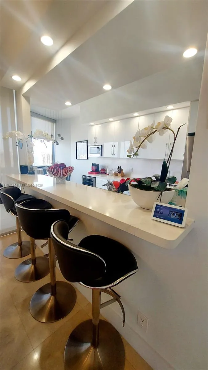 3 bedroom 2 bath for sale at 1000 E Island Blvd # 3106, Aventura FL 33160