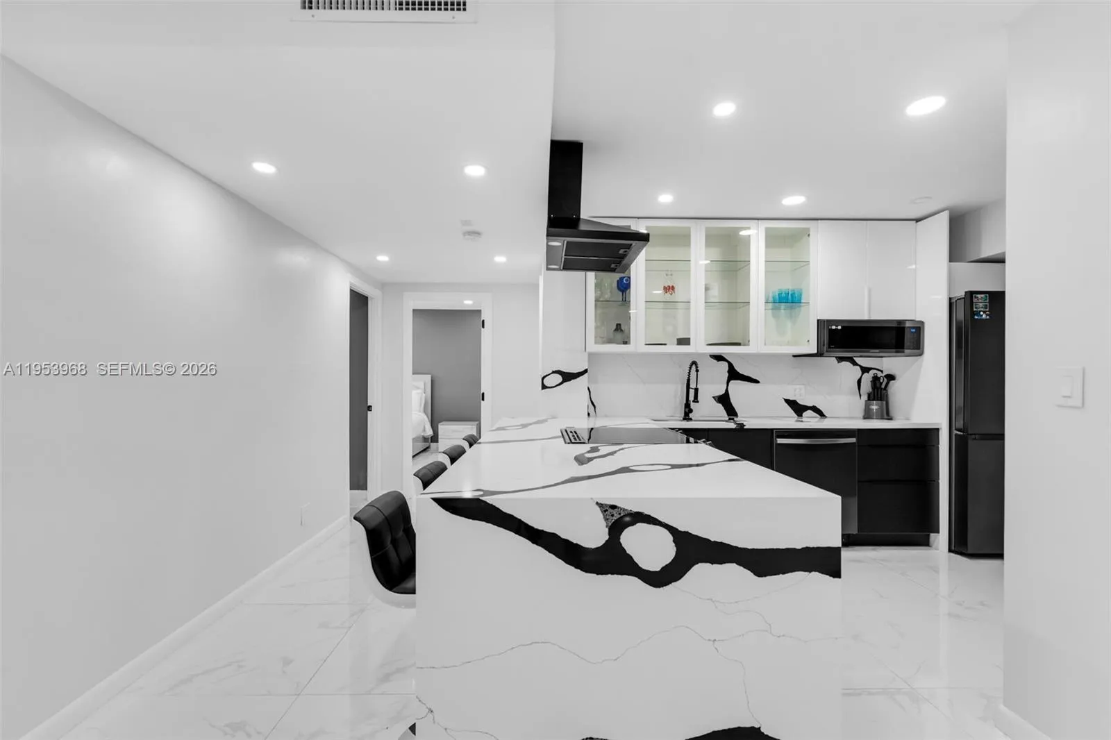 3800 Hillcrest Dr # 203, Hollywood FL 33021