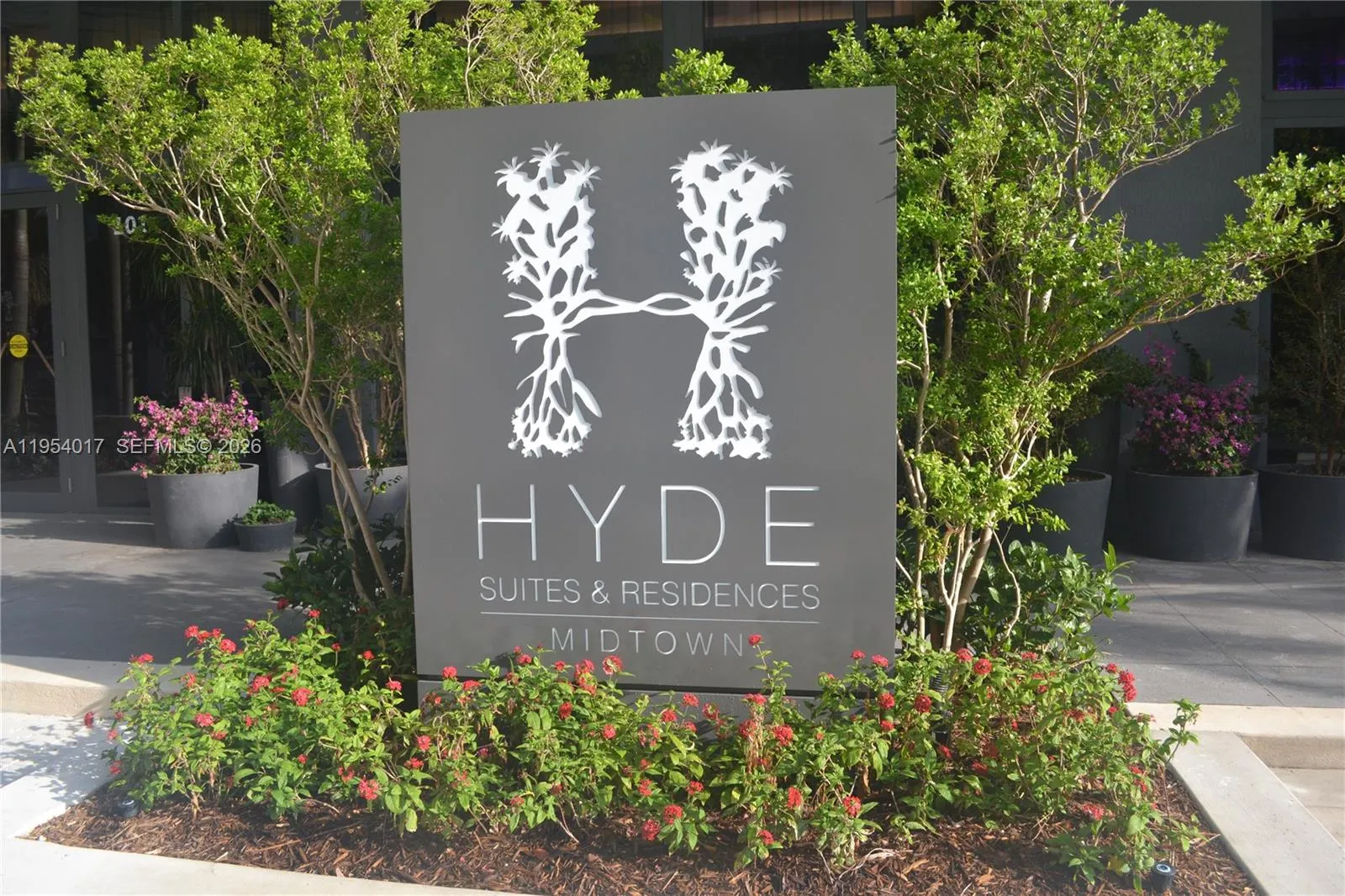 1 bedroom 1 bath for sale at 121 NE 34th St # 2110, Miami FL 33137