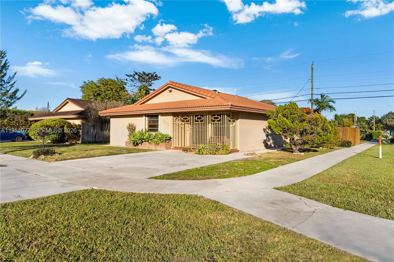 3895 SW 68th Ave, Miami FL 33155