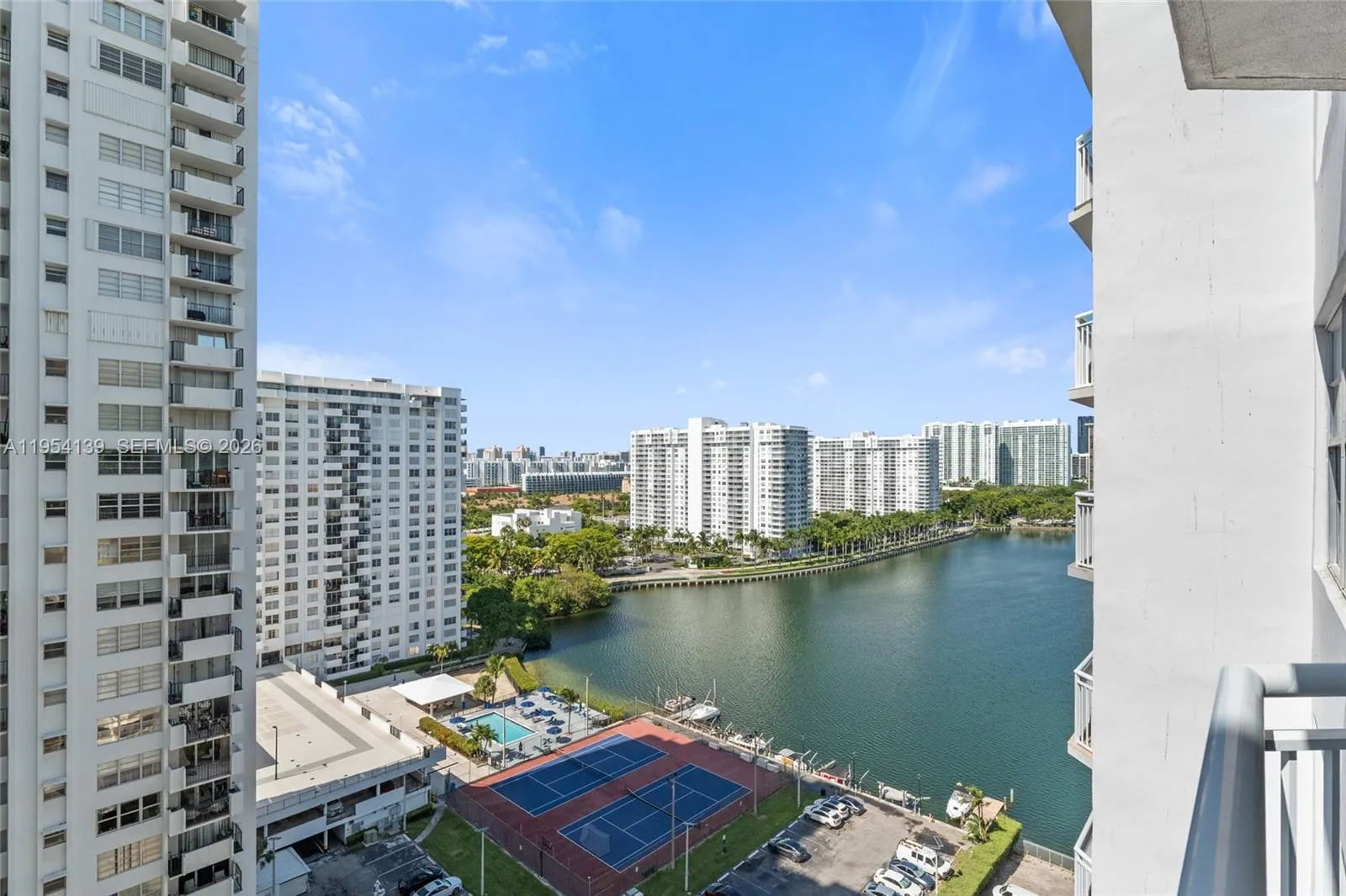 18061 Biscayne Blvd # 1701, Aventura FL 33160